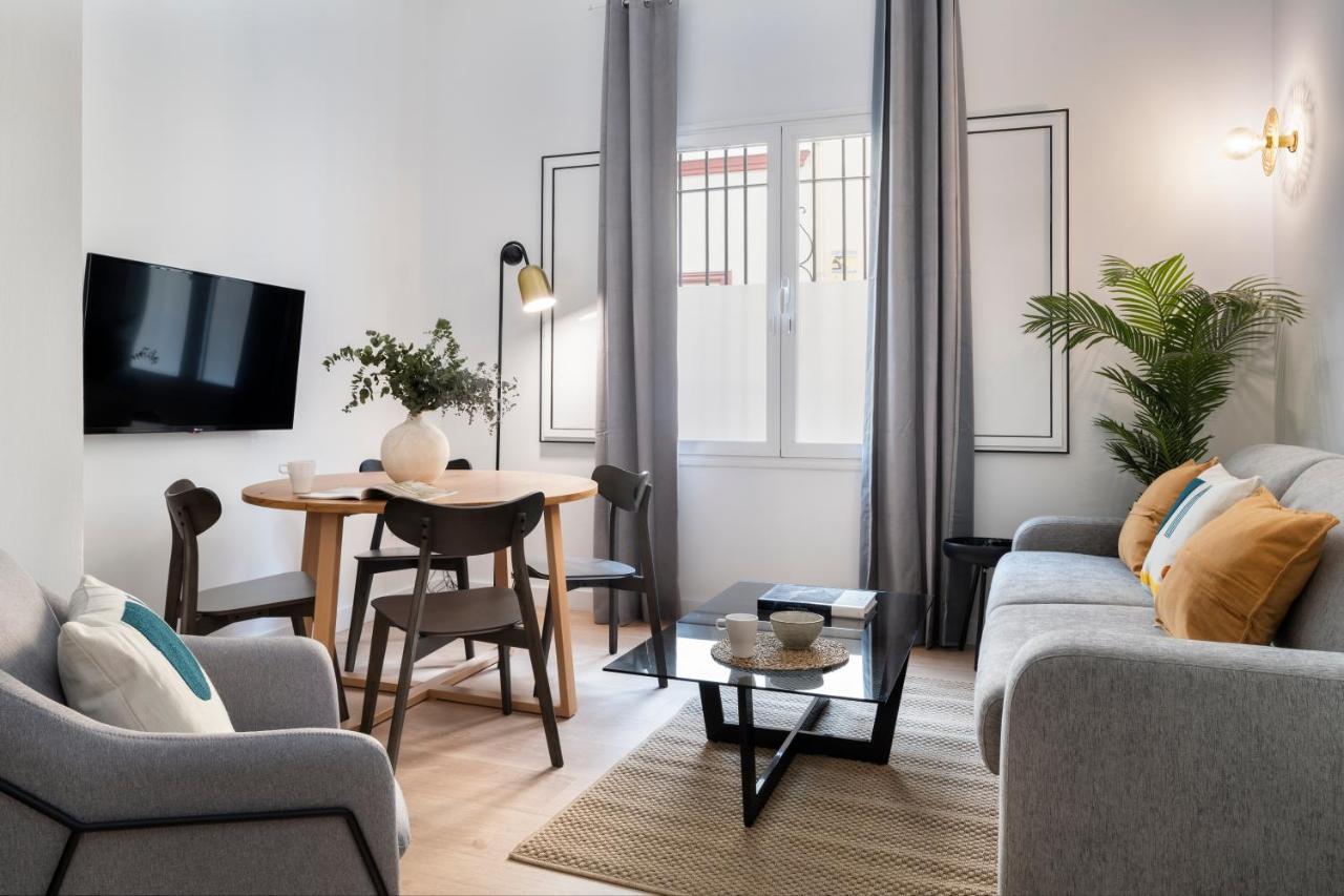 Suites Maestranza - Santas Patronas By Magno Apartments Seville Exterior photo